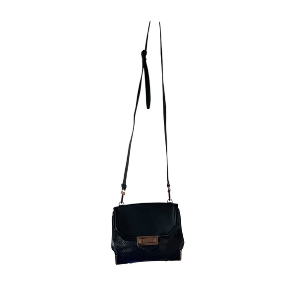 Alexander Wang Marion Prisma Black Crossbody Bag with Modern Elegance - Picture 3 of 7